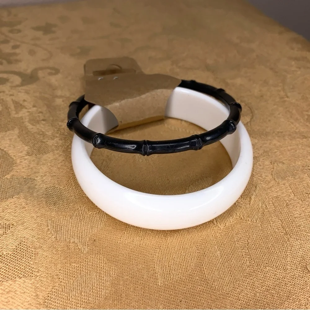Set Of 2 Bangle Style Bracelets Black White Retro Pinup Goth Bamboo Look Acrylic